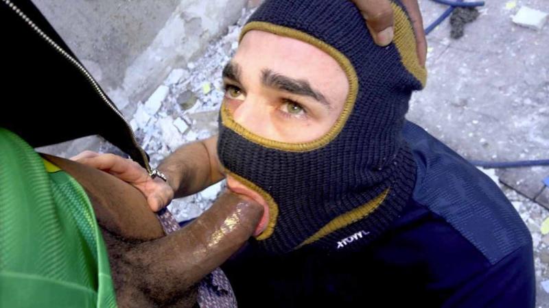 Когда арабский мужик трахает тебя в жопу