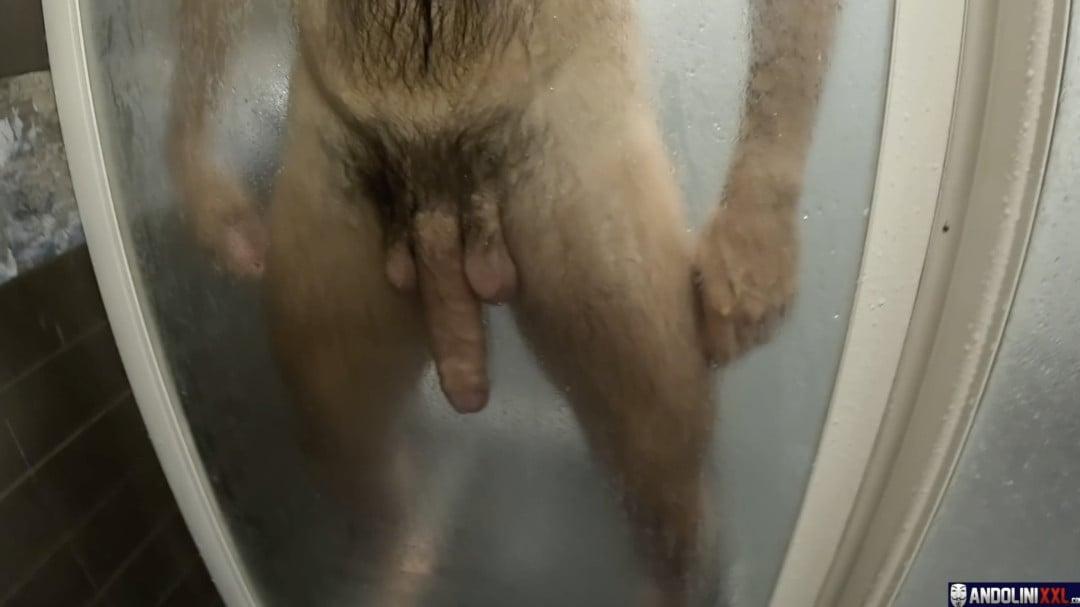 Andolini XXL & British Twunk Public Pool Shower Blowjob & Facial Cumshot in 4K