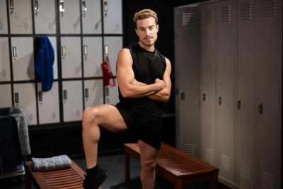 Muscle Hunk Mike Monroe Barebacks Prankster Luca Zae in Gym Locker Room