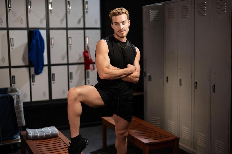 Muscle Hunk Mike Monroe Barebacks Prankster Luca Zae in Gym Locker Room